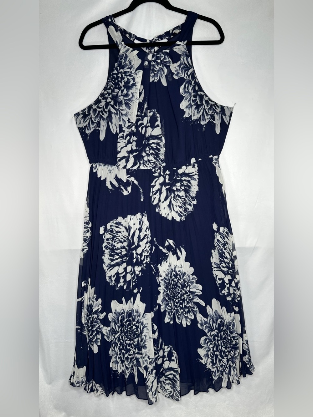 Lane Bryant Navy Floral Halter Tie-Back Maxi Dress  Resortwear Sz 22